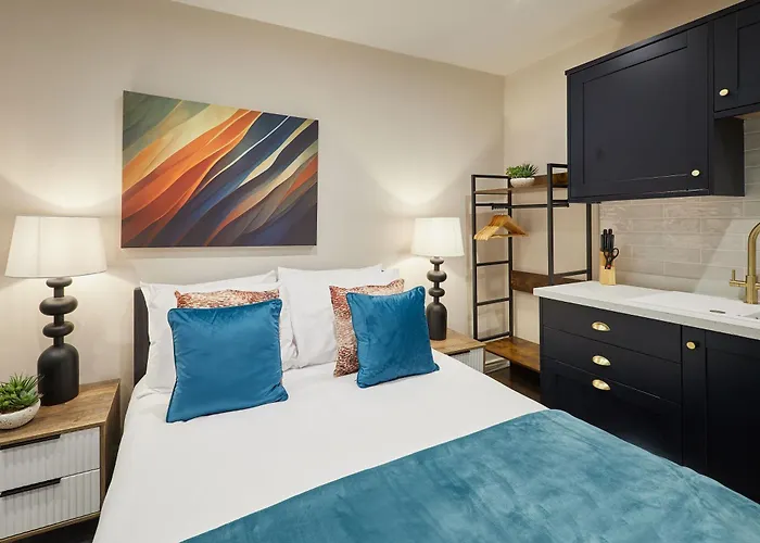 Host & - At Temperance House