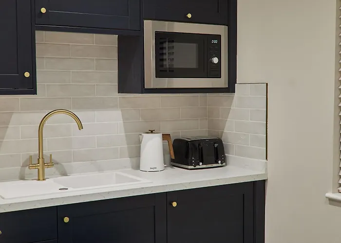 Host & - At Temperance House